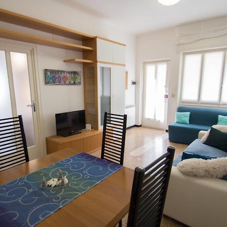 Grande Bilocale Con Giardino E Posto Auto Privato Comodo Al Mare Варацце Экстерьер фото