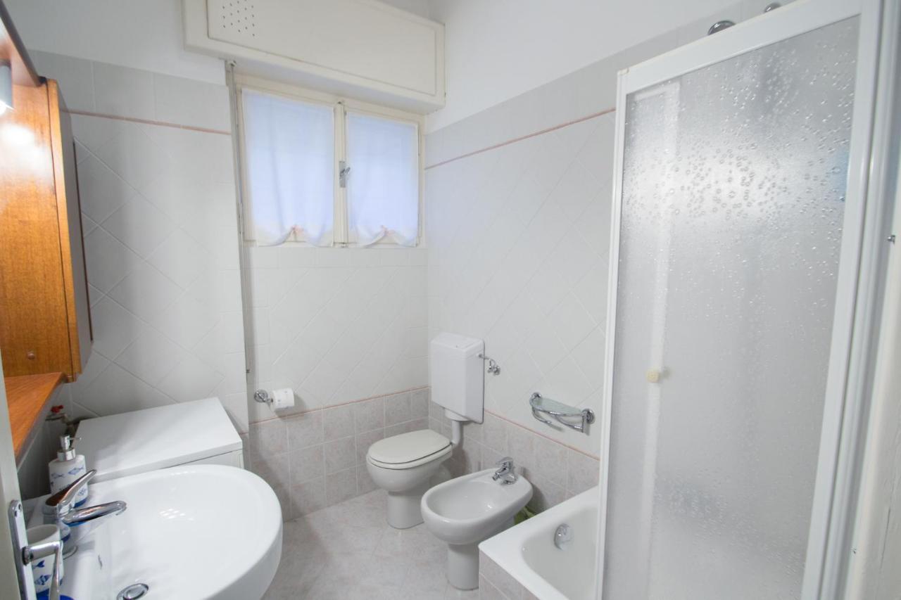 Grande Bilocale Con Giardino E Posto Auto Privato Comodo Al Mare Варацце Экстерьер фото