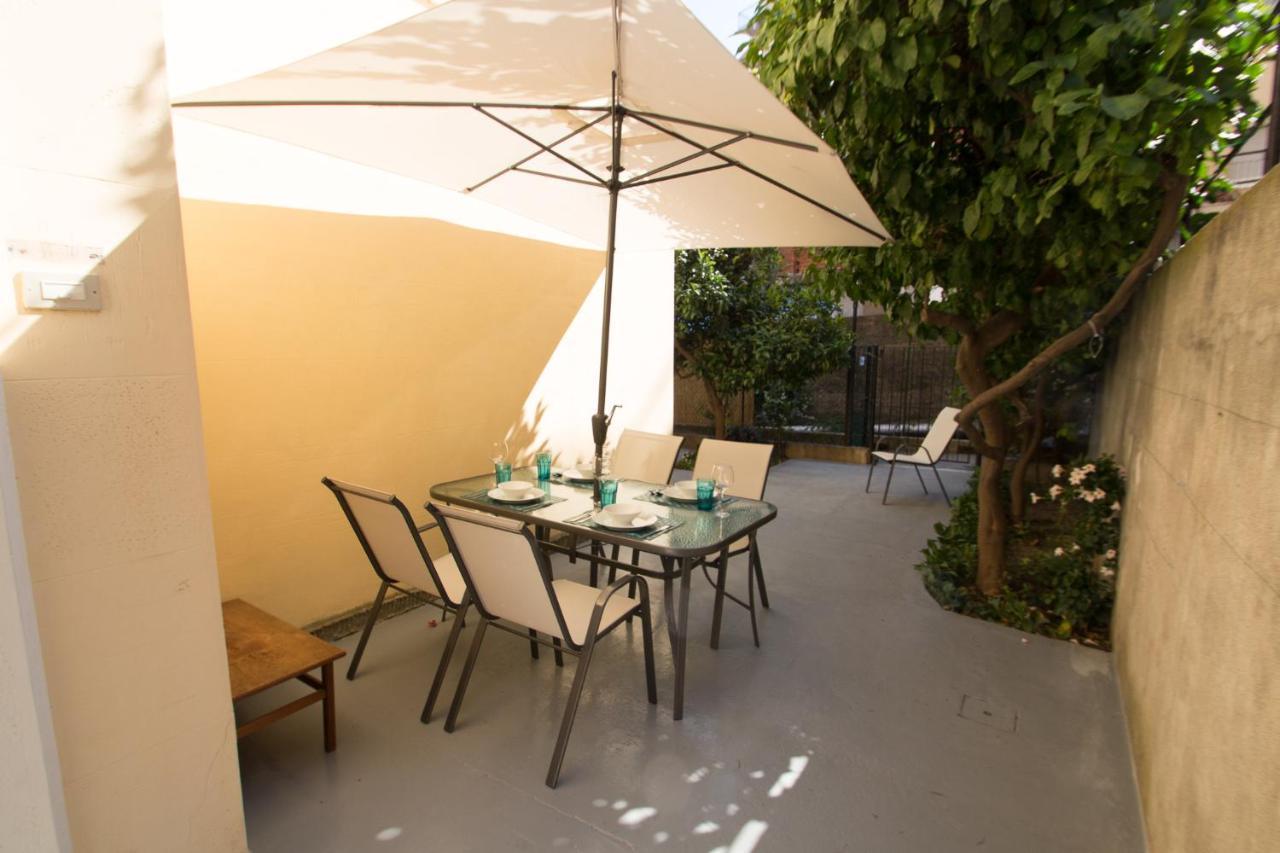 Grande Bilocale Con Giardino E Posto Auto Privato Comodo Al Mare Варацце Экстерьер фото